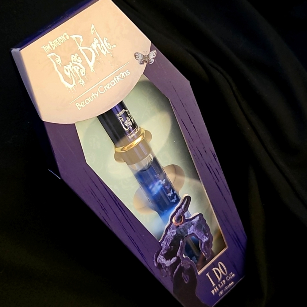 Tim Burton's Corpse Bride "I Do: Vows" pH Lip Oil - Picture 15 of 17